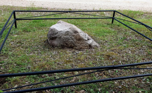 16_Salako akmuo vadinamas Napoleono akmeniu (1).jpg